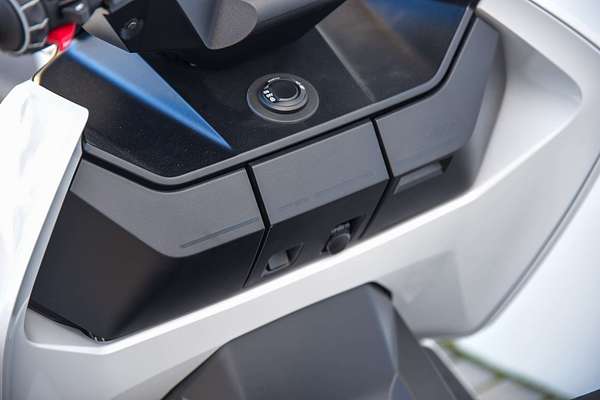 2024 BMW CE 04 CE
