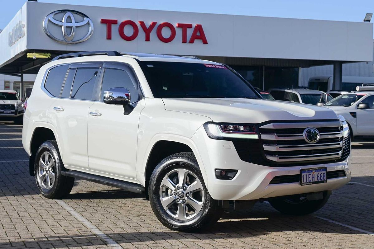 2024 Toyota Landcruiser Sahara FJA300R
