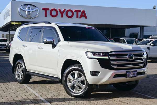 2024 Toyota Landcruiser Sahara FJA300R