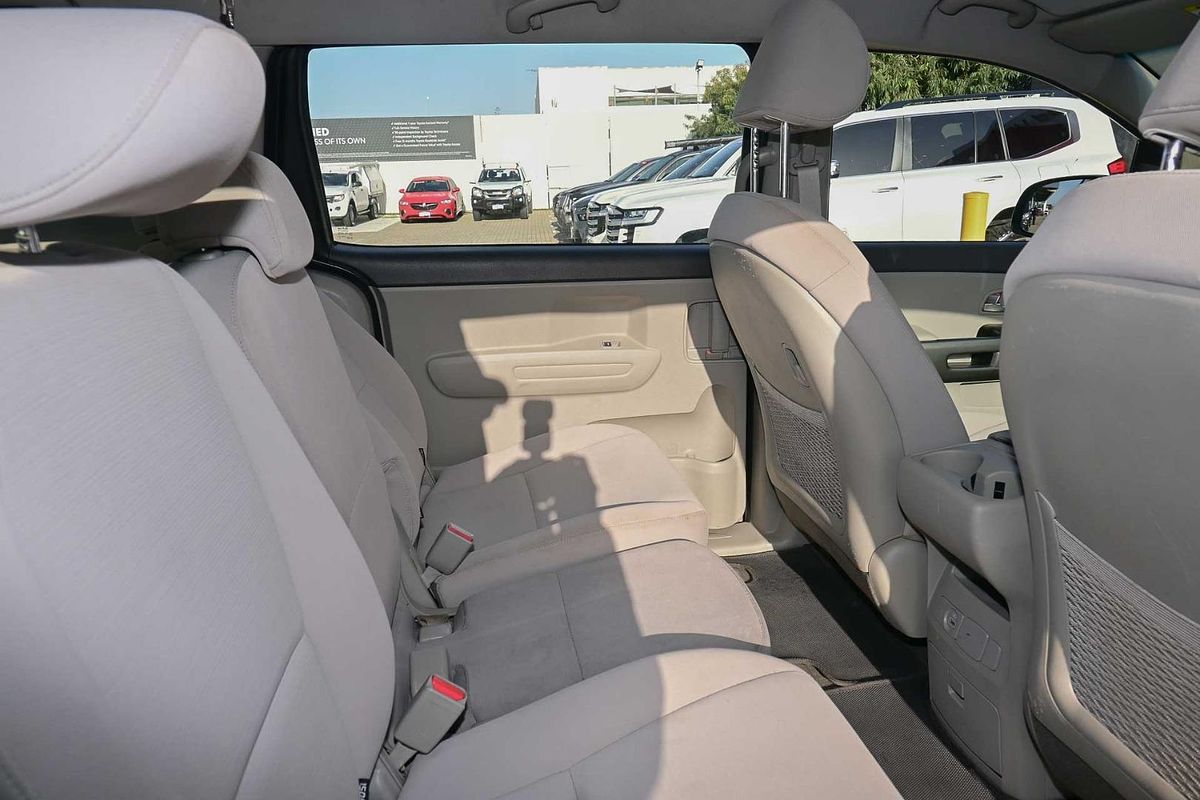 2017 Kia Carnival S YP