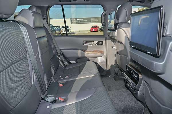 2024 Toyota Landcruiser Sahara FJA300R