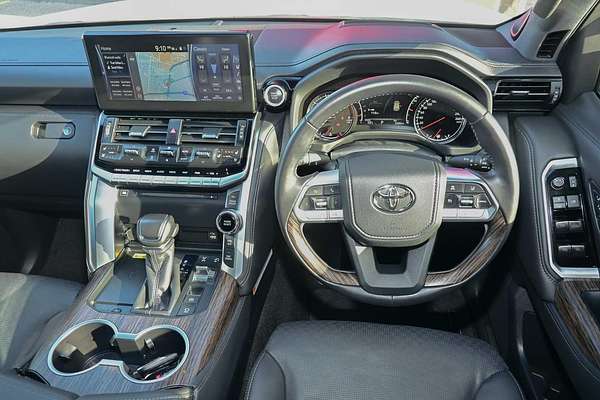 2024 Toyota Landcruiser Sahara FJA300R