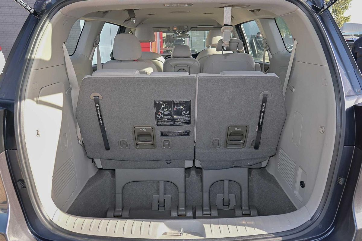2017 Kia Carnival S YP