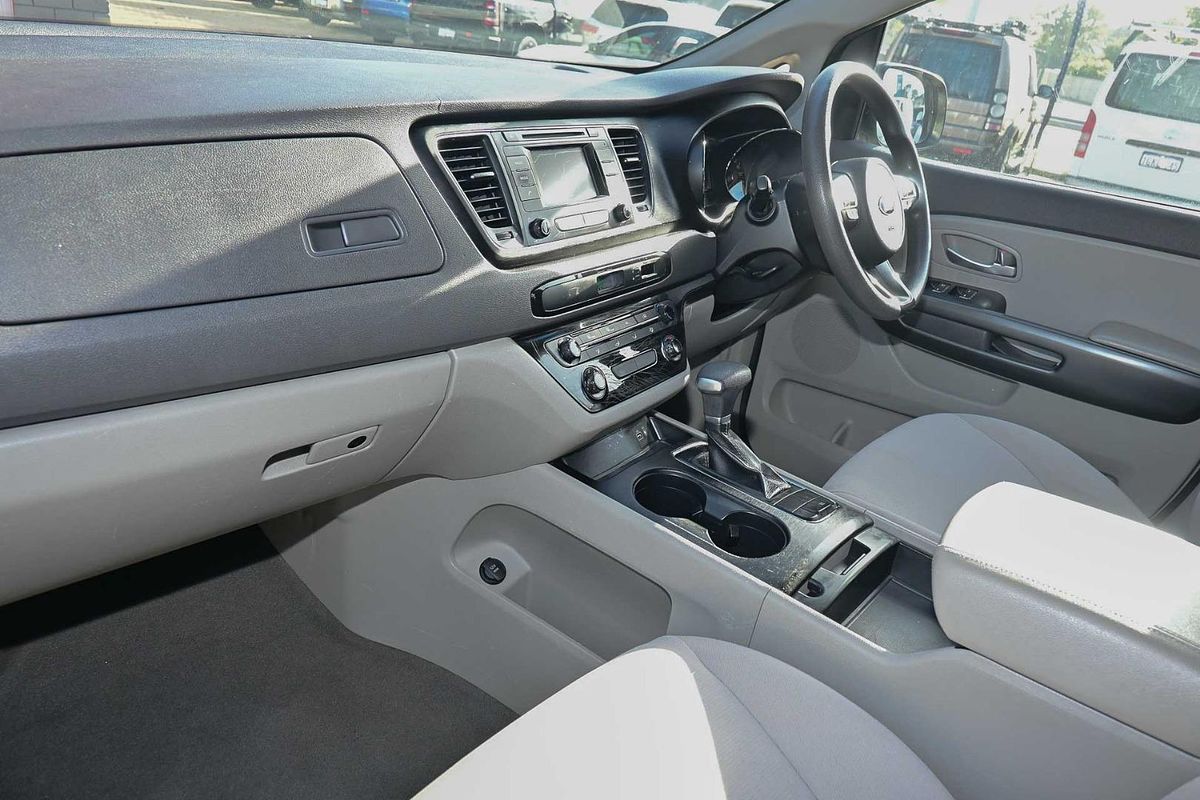 2017 Kia Carnival S YP