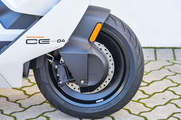 2024 BMW CE 04 CE
