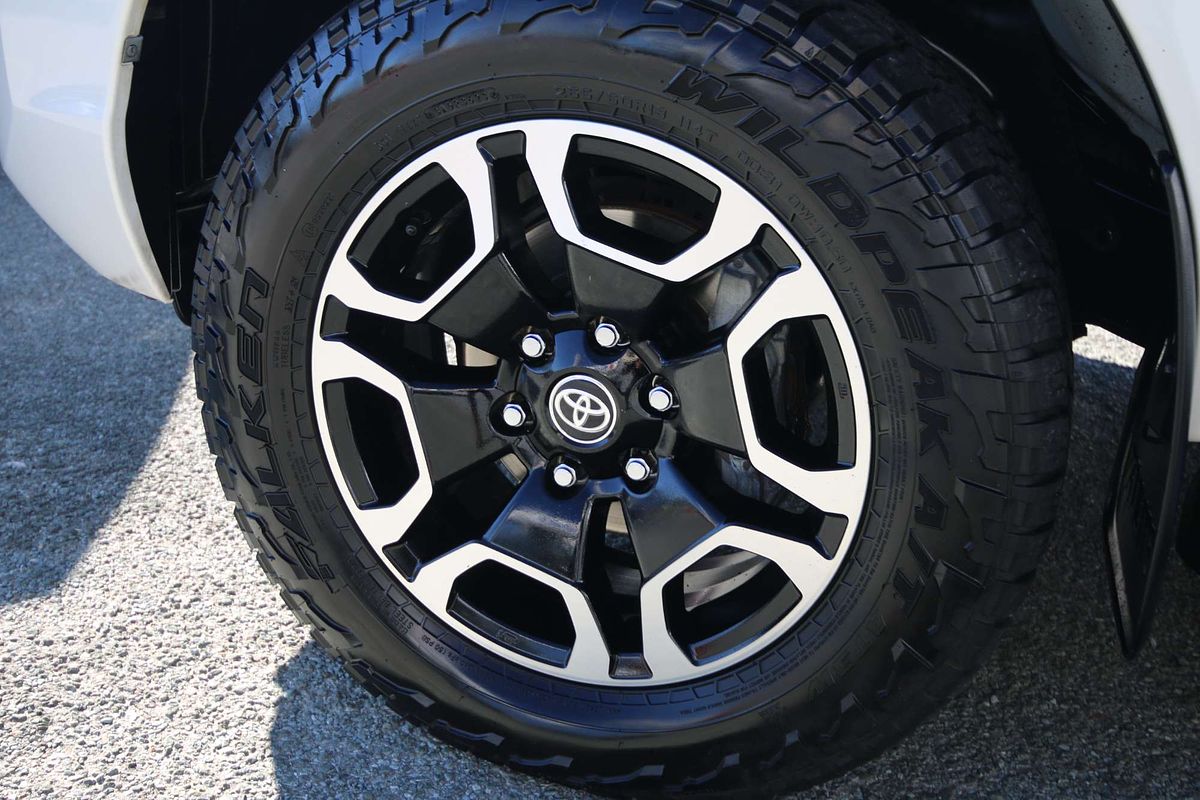 2020 Toyota Hilux SR5 GUN126R 4X4