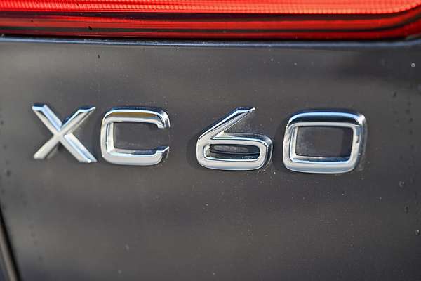 2022 Volvo XC60 B5 Inscription