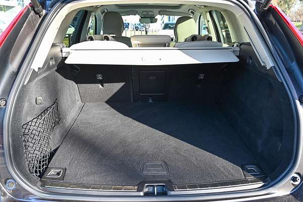2022 Volvo XC60 B5 Inscription