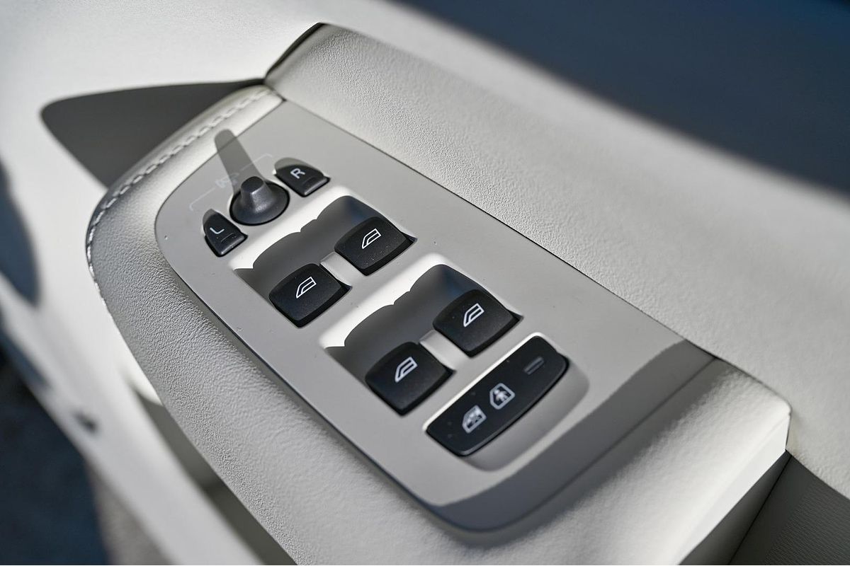 2022 Volvo XC60 B5 Inscription