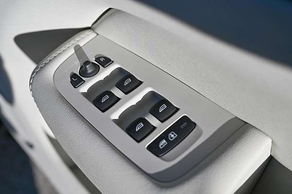 2022 Volvo XC60 B5 Inscription