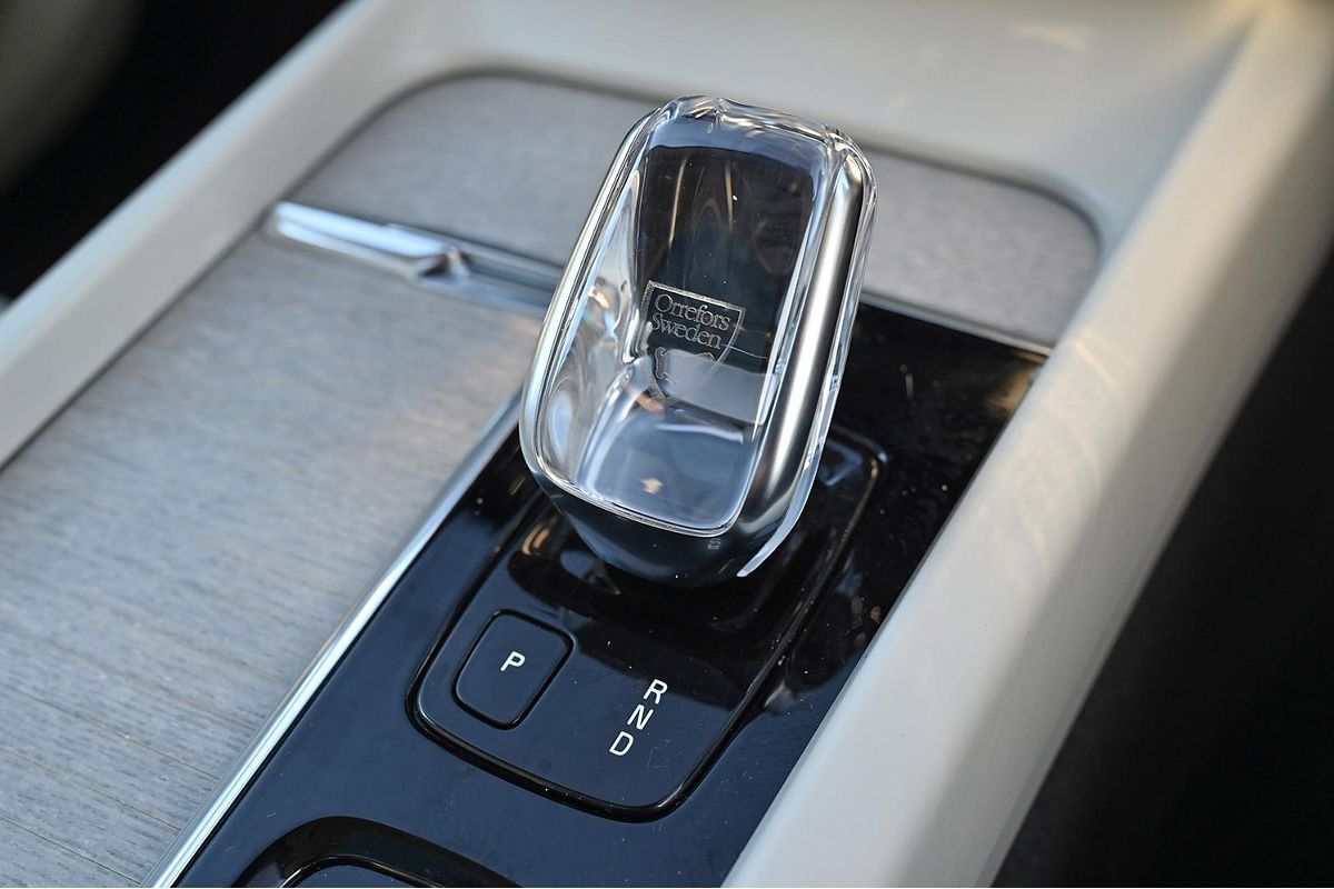 2022 Volvo XC60 B5 Inscription