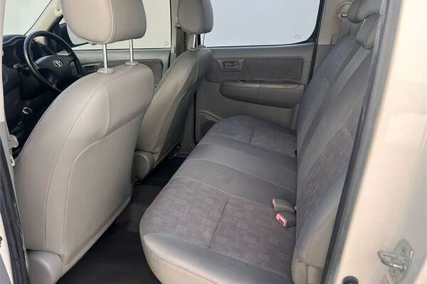 2007 Toyota HILUX SR (4x4) KUN26R 07 UPGRADE 4X4