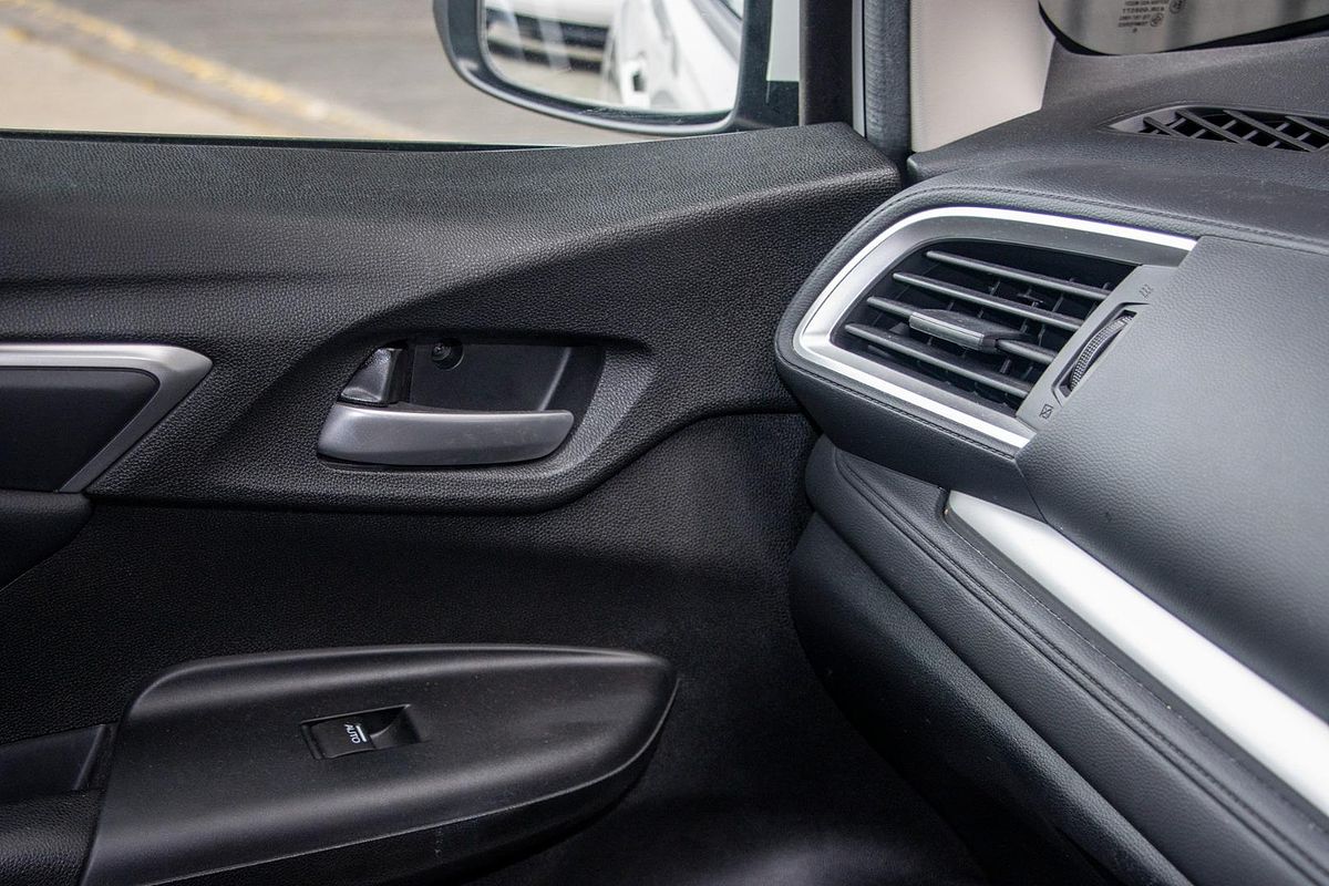 2016 Honda Jazz VTi-L GF