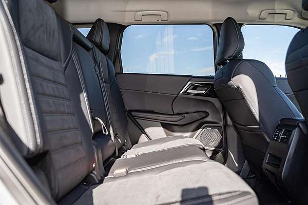 2025 Mitsubishi Outlander Aspire ZM