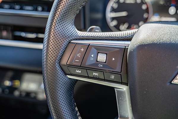 2024 Mitsubishi Outlander Black Edition ZM