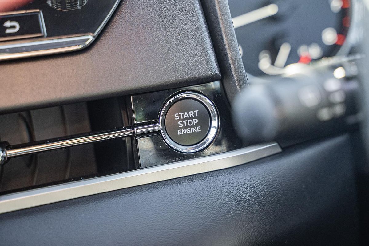 2024 Mitsubishi Outlander Black Edition ZM