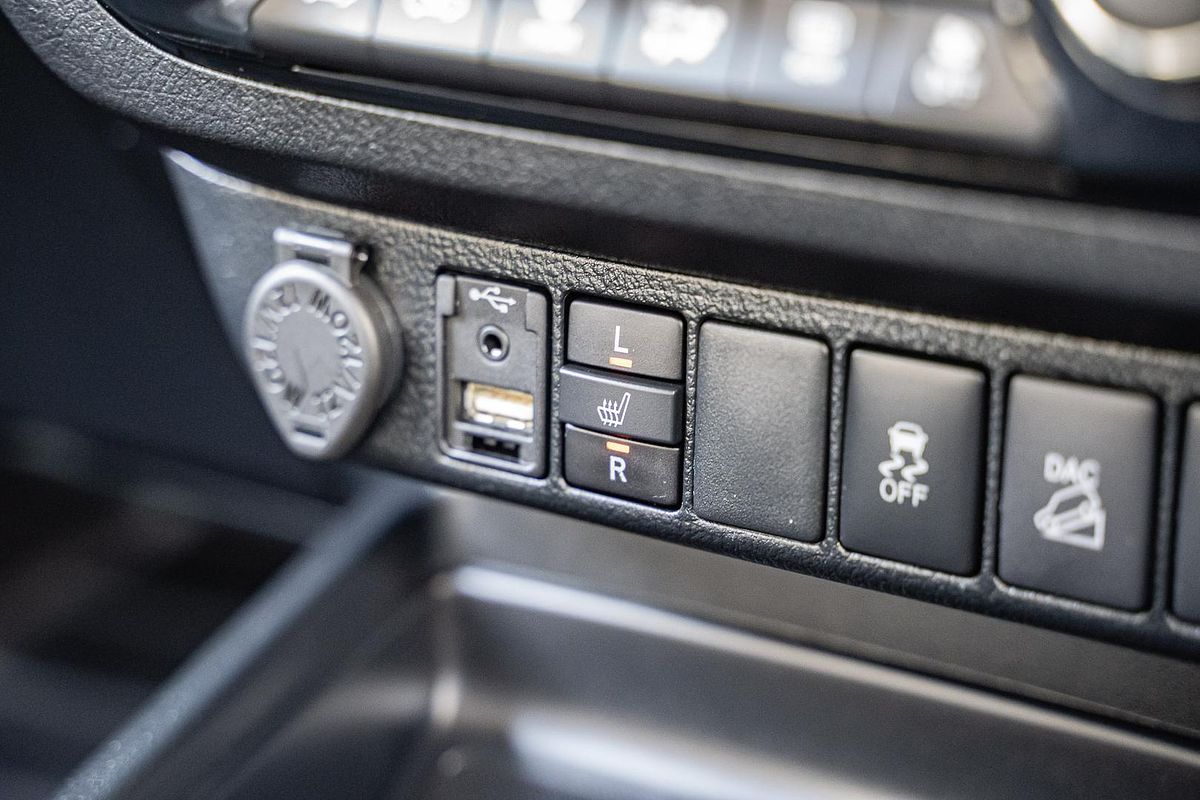 2020 Toyota Hilux Rugged X GUN126R 4X4