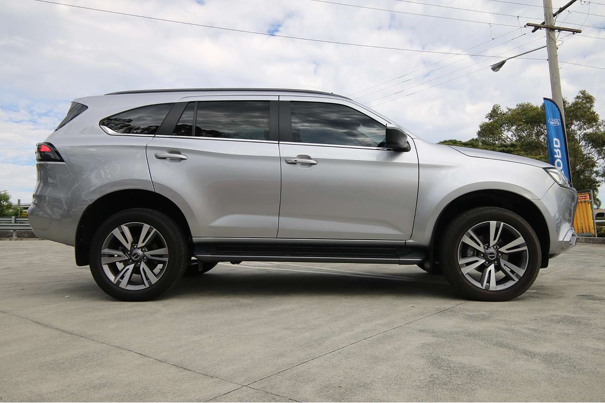 2023 Isuzu MU-X LS-T
