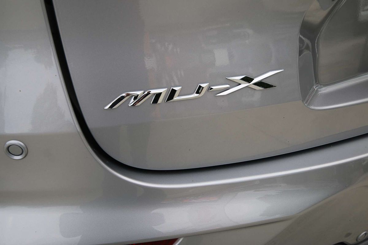 2023 Isuzu MU-X LS-T