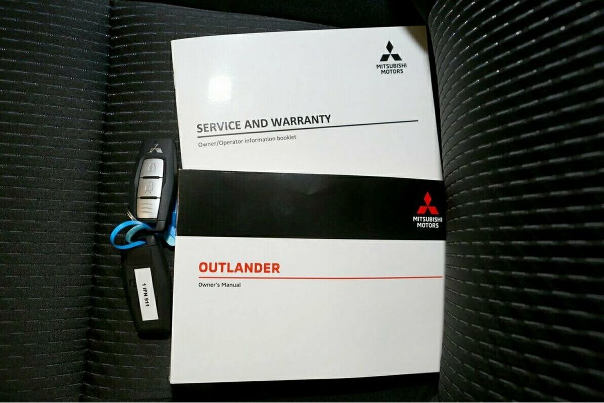 2024 Mitsubishi Outlander LS ZM