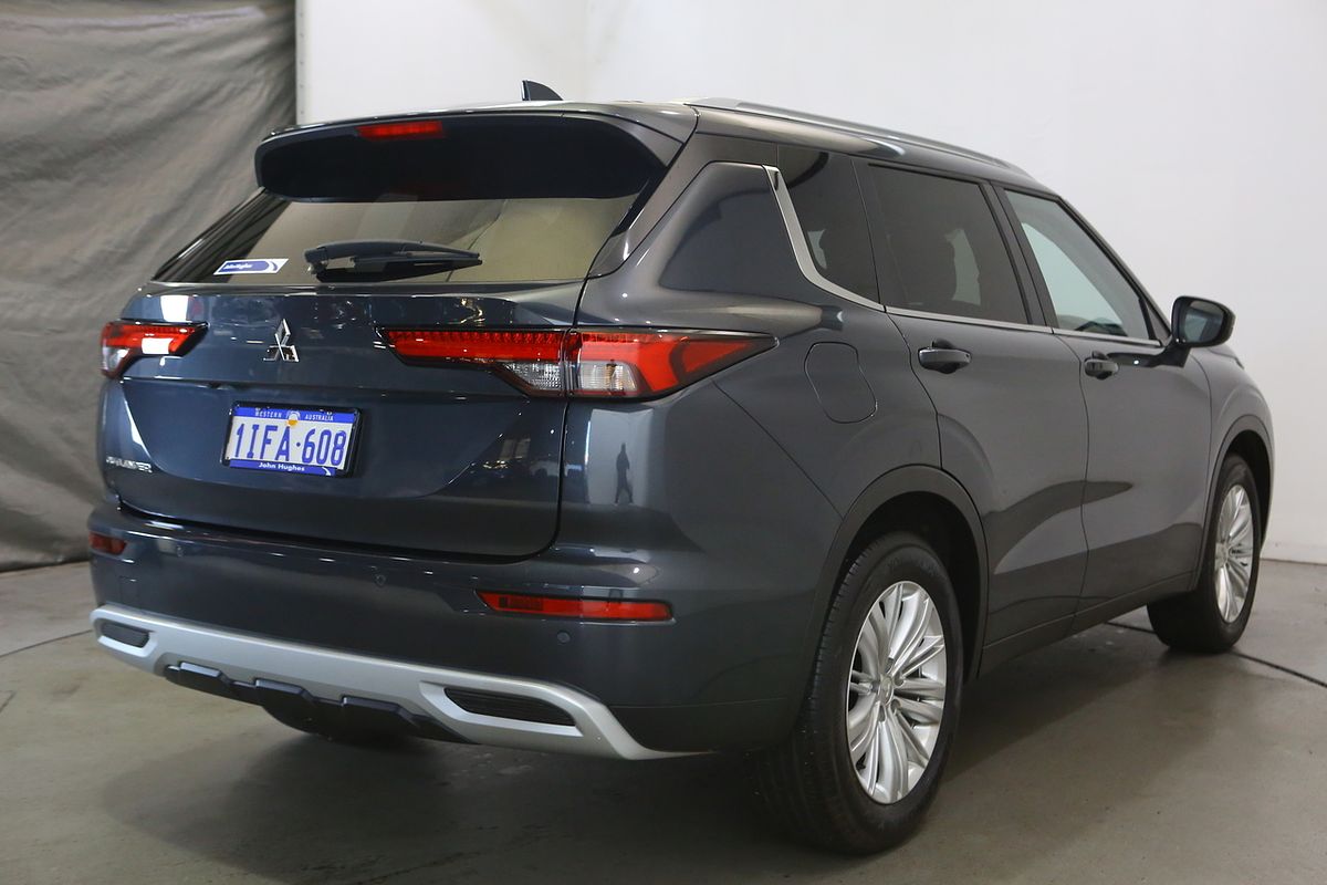 2024 Mitsubishi Outlander LS ZM