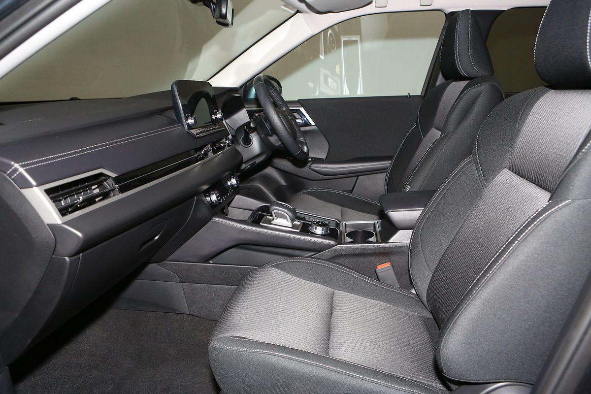 2024 Mitsubishi Outlander LS ZM