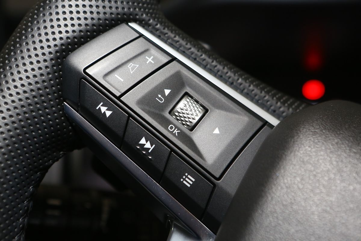 2024 Mitsubishi Outlander LS ZM