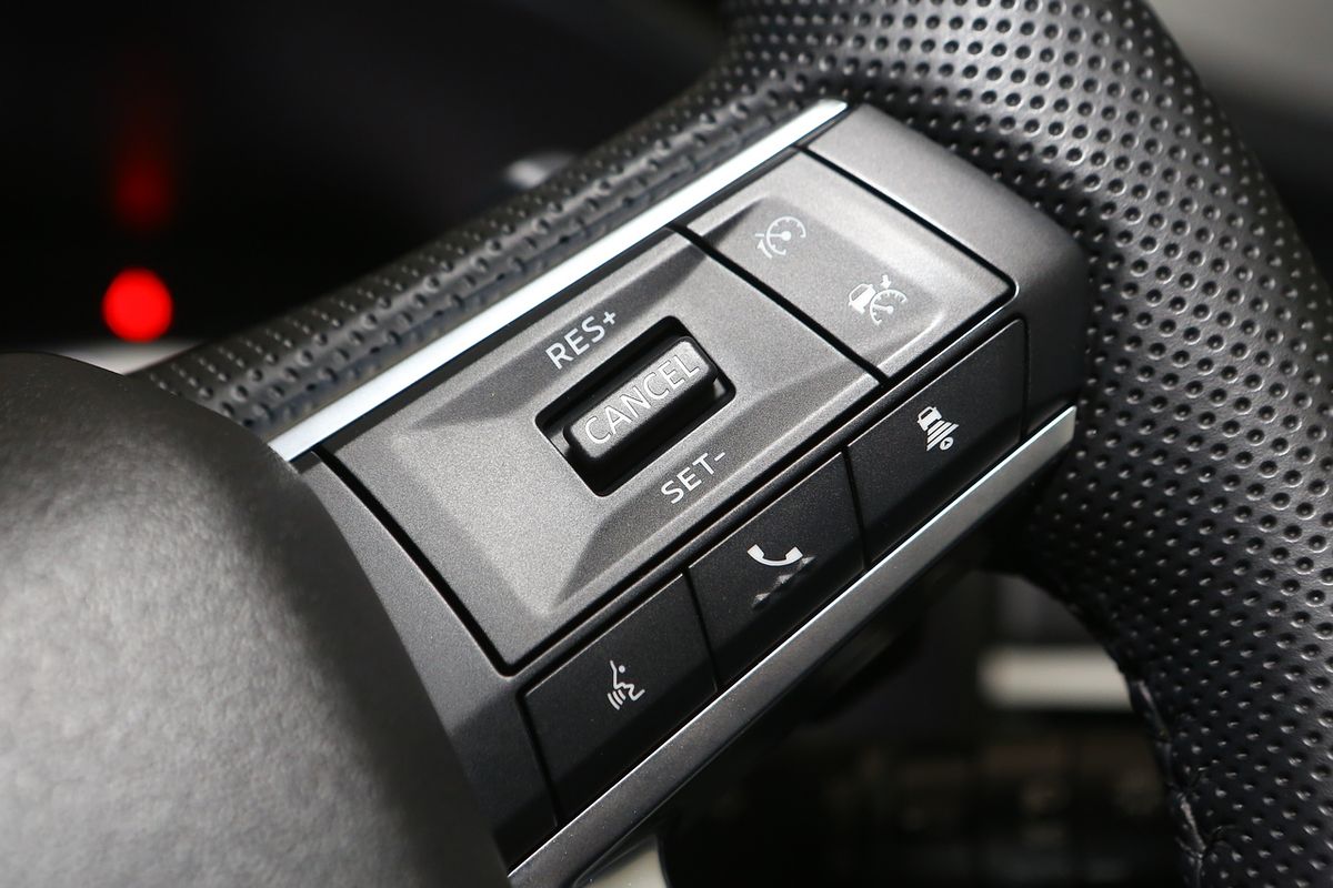 2024 Mitsubishi Outlander LS ZM