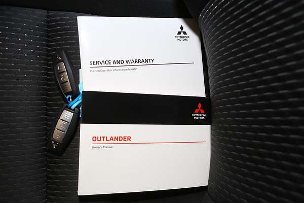 2024 Mitsubishi Outlander LS ZM