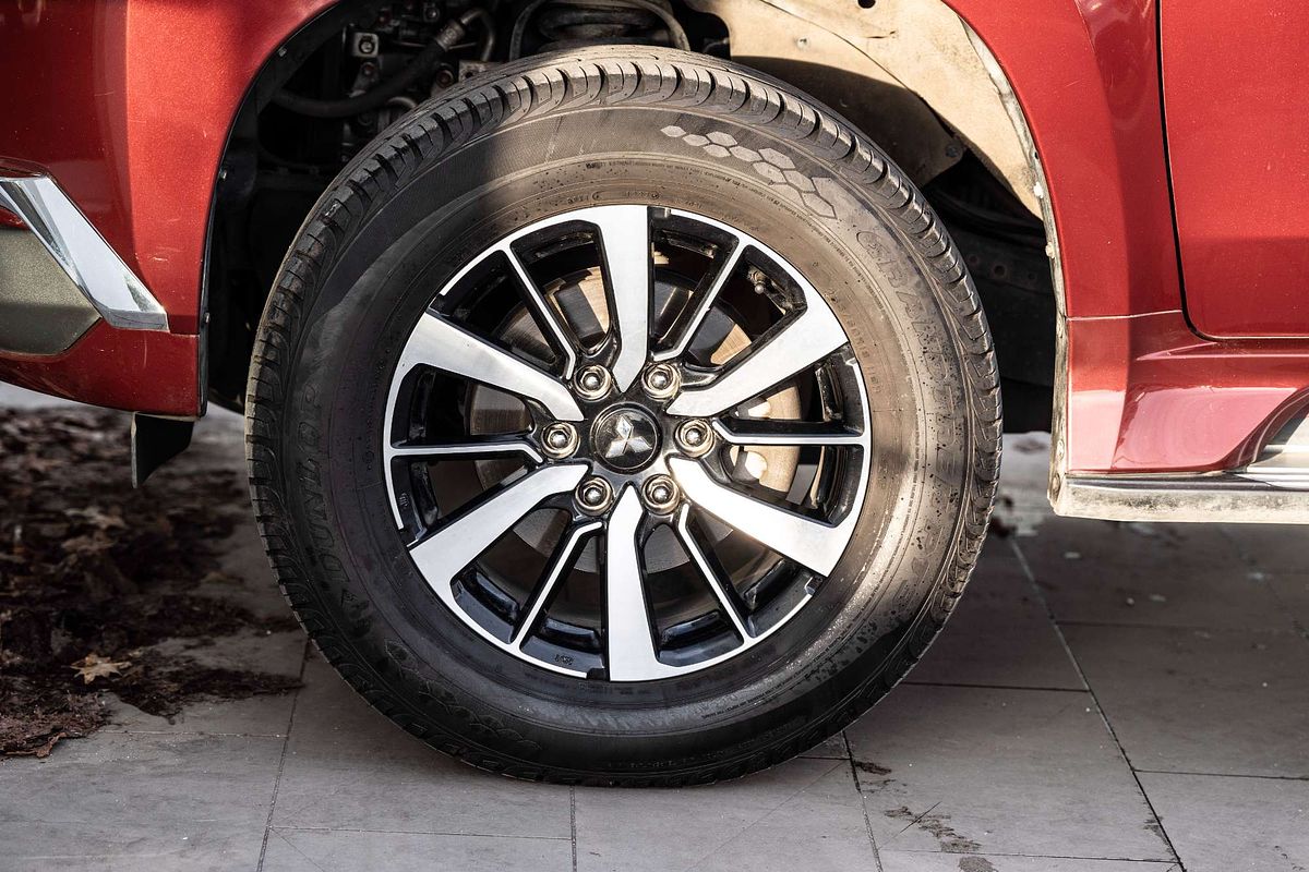 2016 Mitsubishi Pajero Sport GLS QE