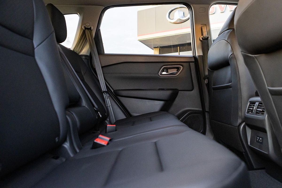 2024 Nissan X-TRAIL ST-L T33