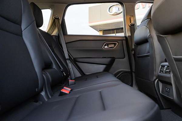2024 Nissan X-TRAIL ST-L T33