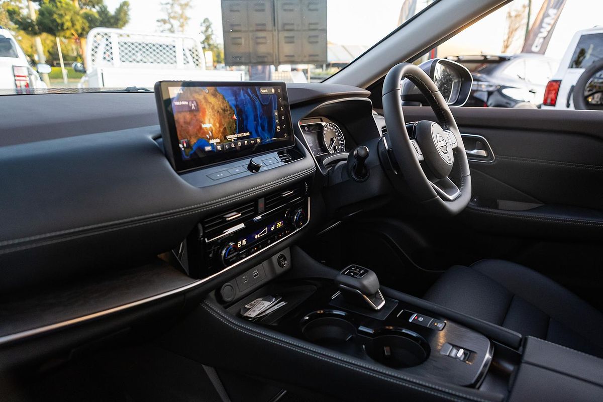 2024 Nissan X-TRAIL ST-L T33