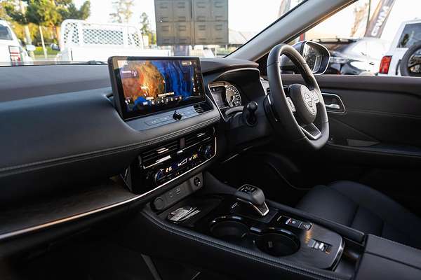 2024 Nissan X-TRAIL ST-L T33