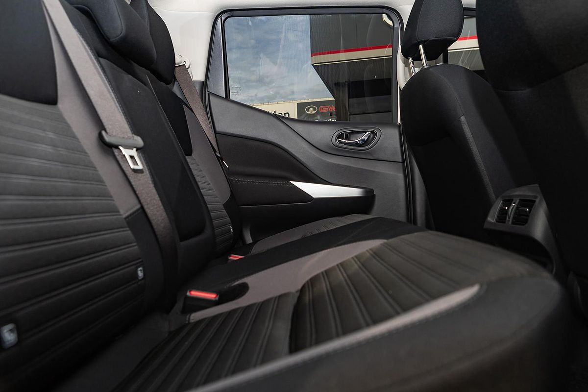 2025 Nissan Navara ST-X D23 4X4
