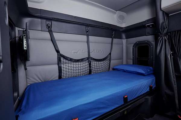2024 Freightliner Cascadia 126