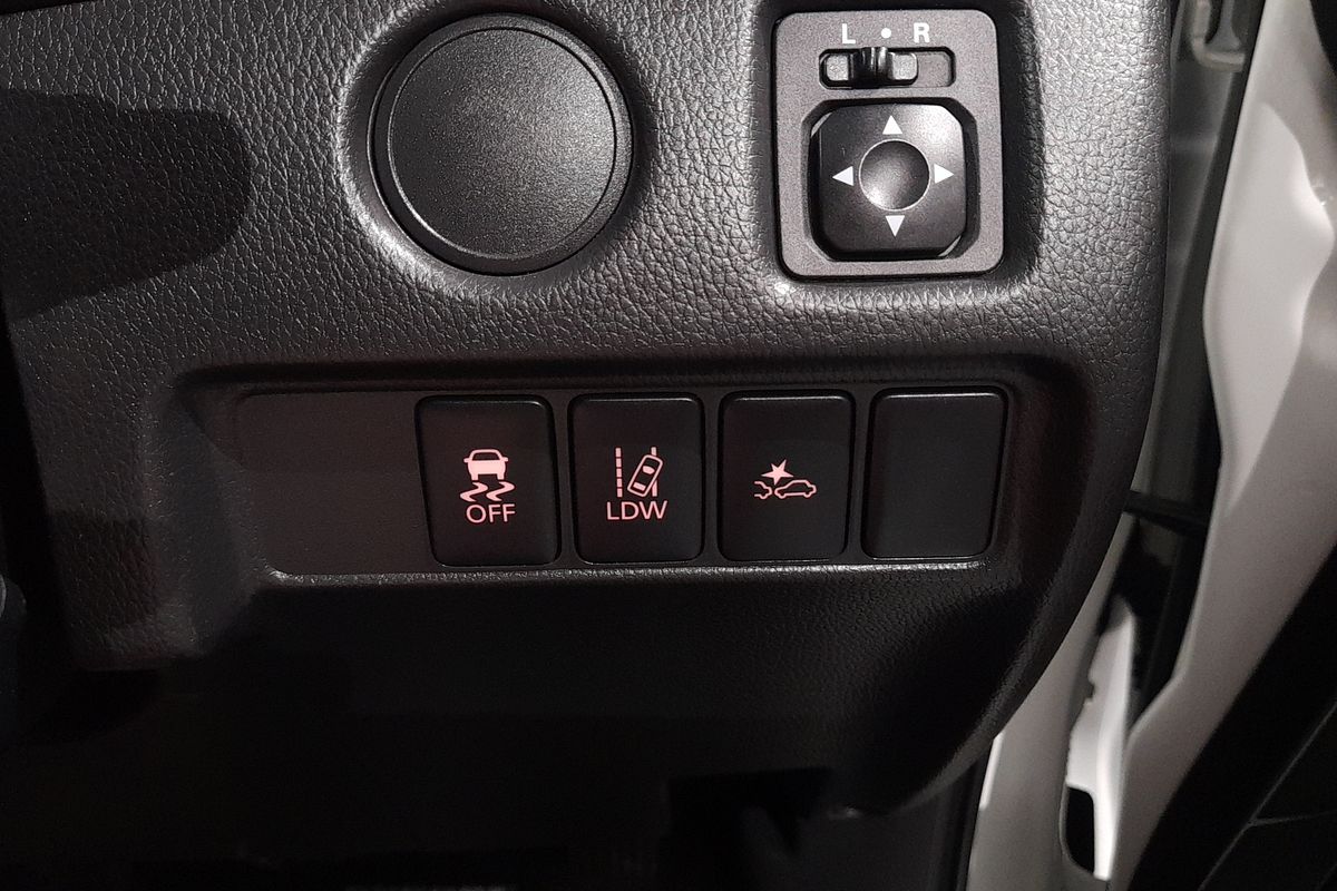 2021 Mitsubishi Triton GLX MR 4X4