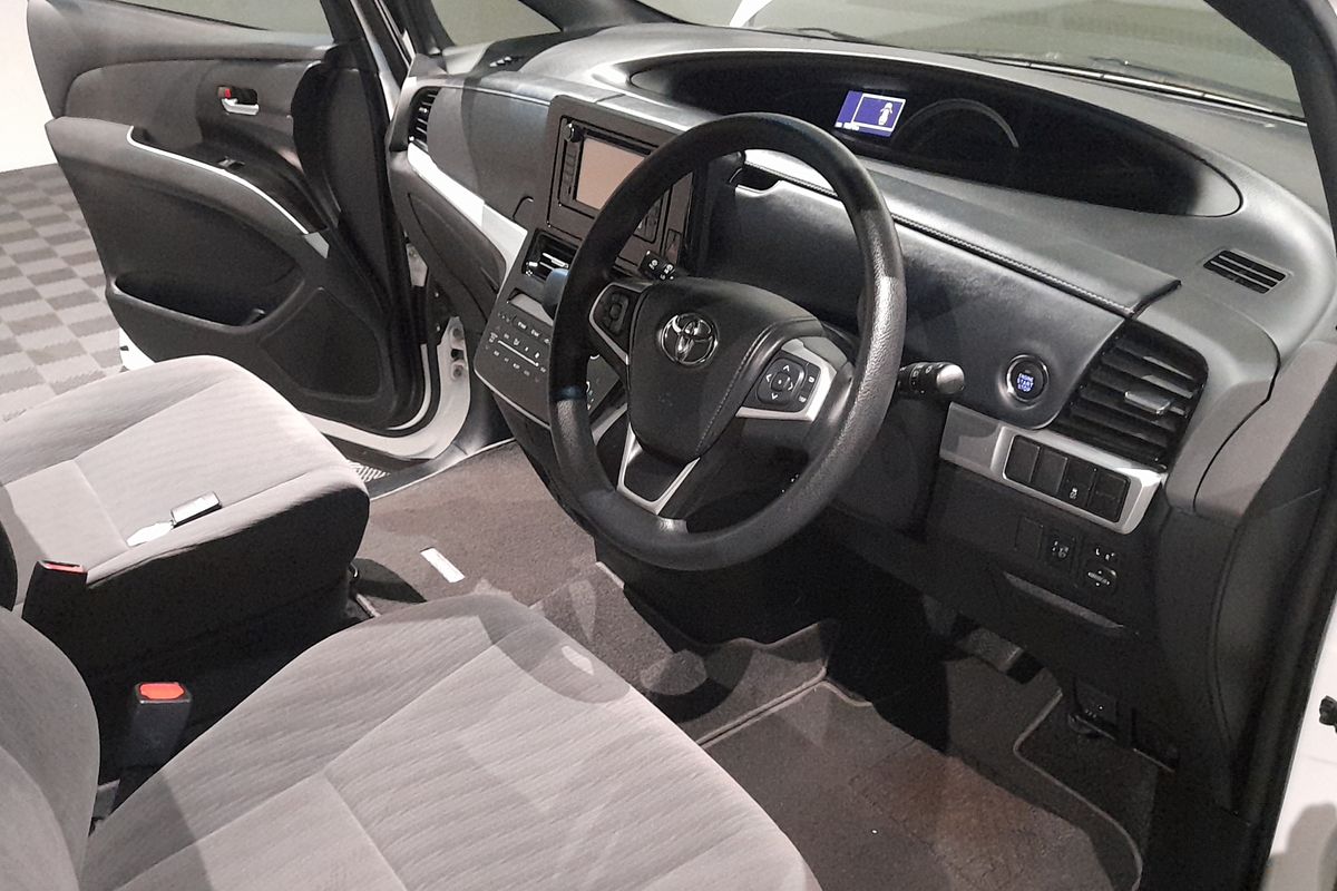2018 Toyota Tarago GLi ACR50R