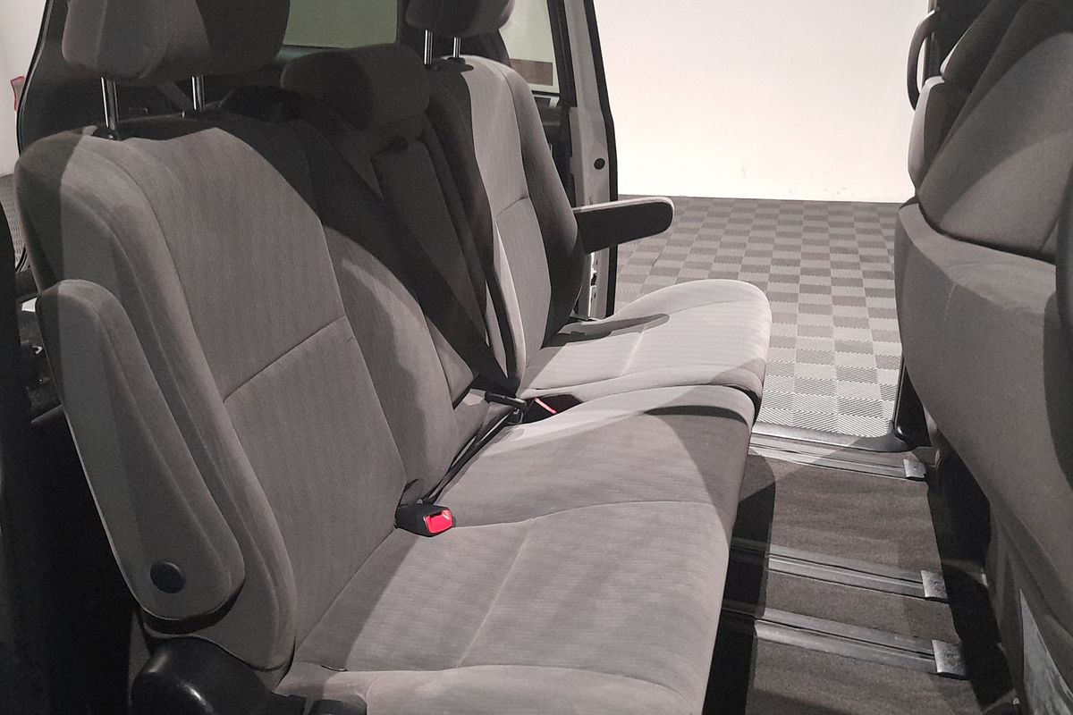 2018 Toyota Tarago GLi ACR50R