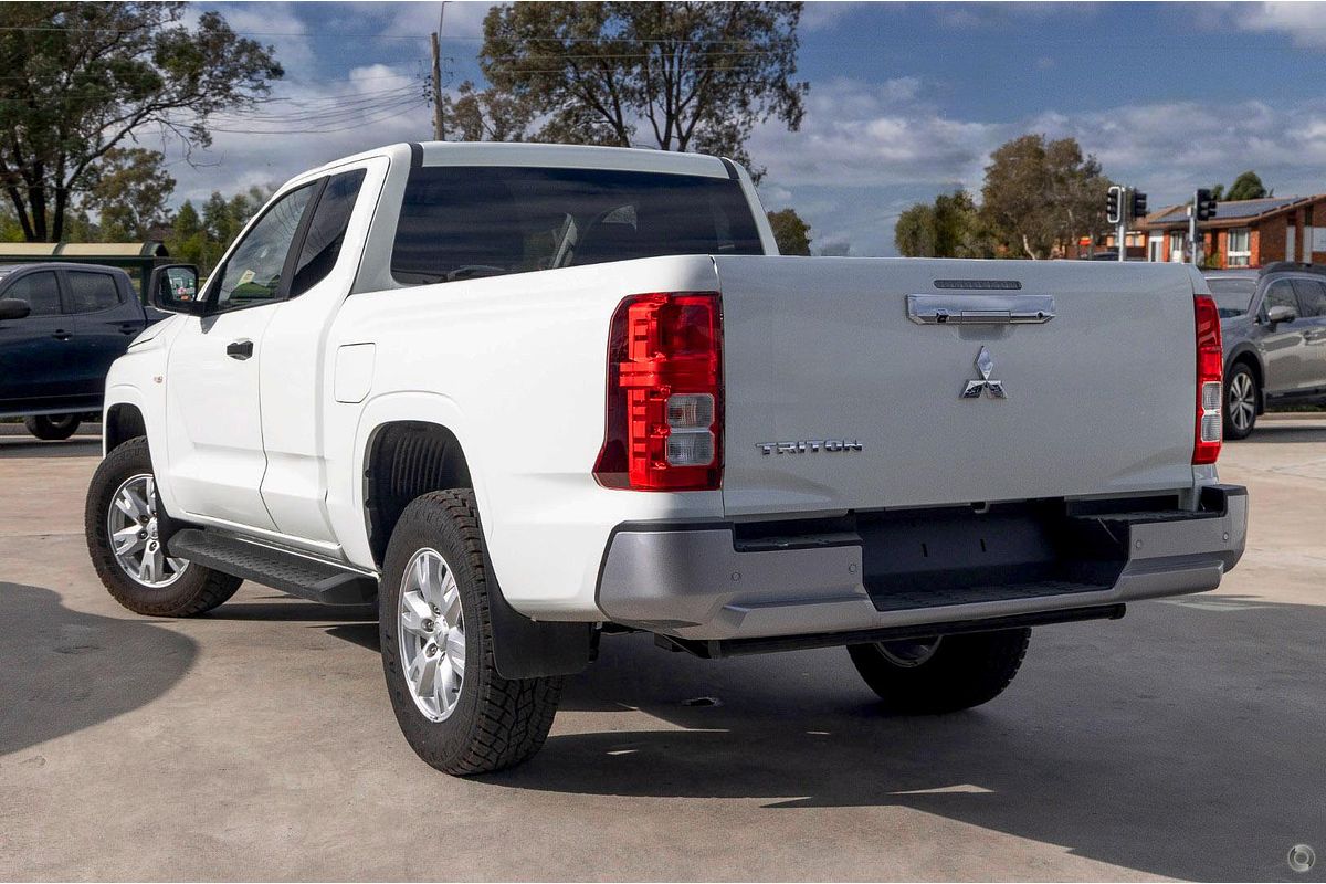2024 Mitsubishi Triton GLX+ MV 4X4