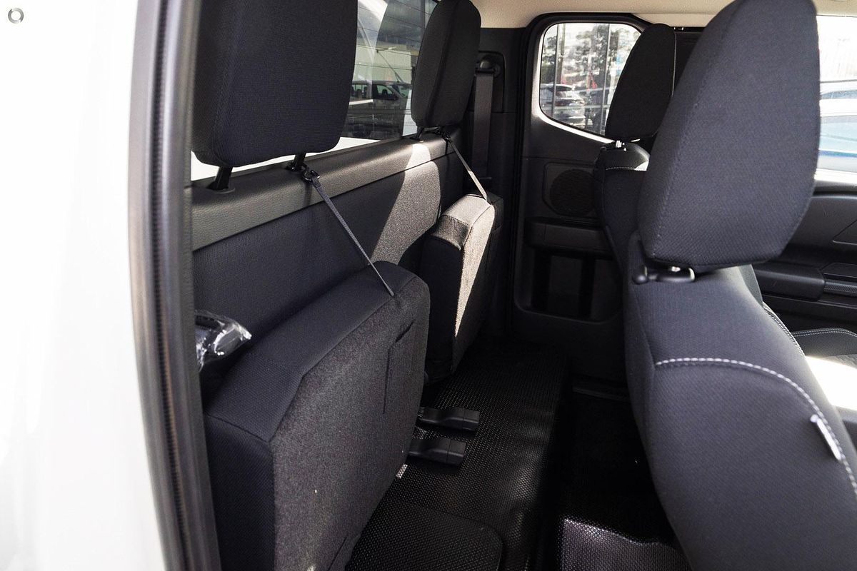2024 Mitsubishi Triton GLX+ MV 4X4