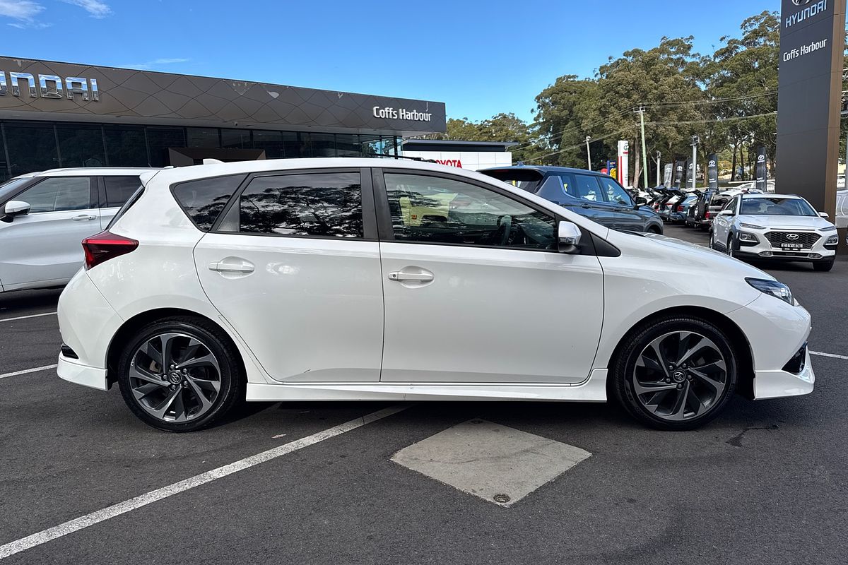 2017 Toyota Corolla SX ZRE182R