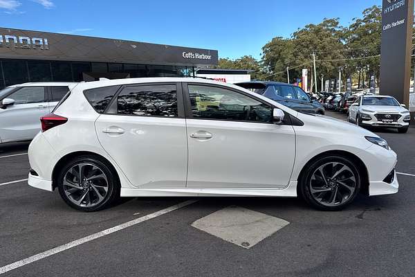 2017 Toyota Corolla SX ZRE182R