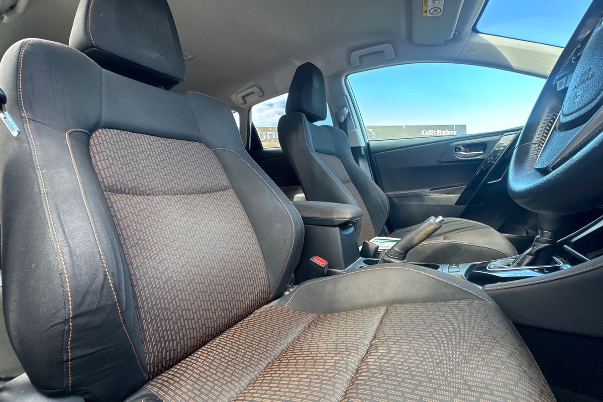 2017 Toyota Corolla SX ZRE182R