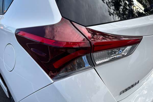 2017 Toyota Corolla SX ZRE182R