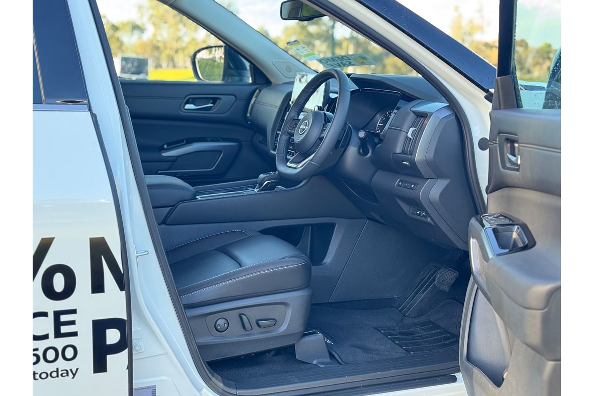 2025 Nissan Pathfinder Ti R53