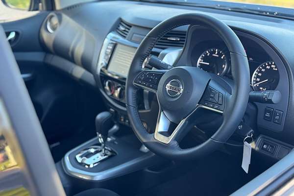 2025 Nissan Navara ST D23 4X4