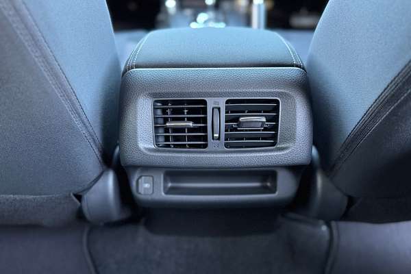 2025 Nissan Navara ST D23 4X4