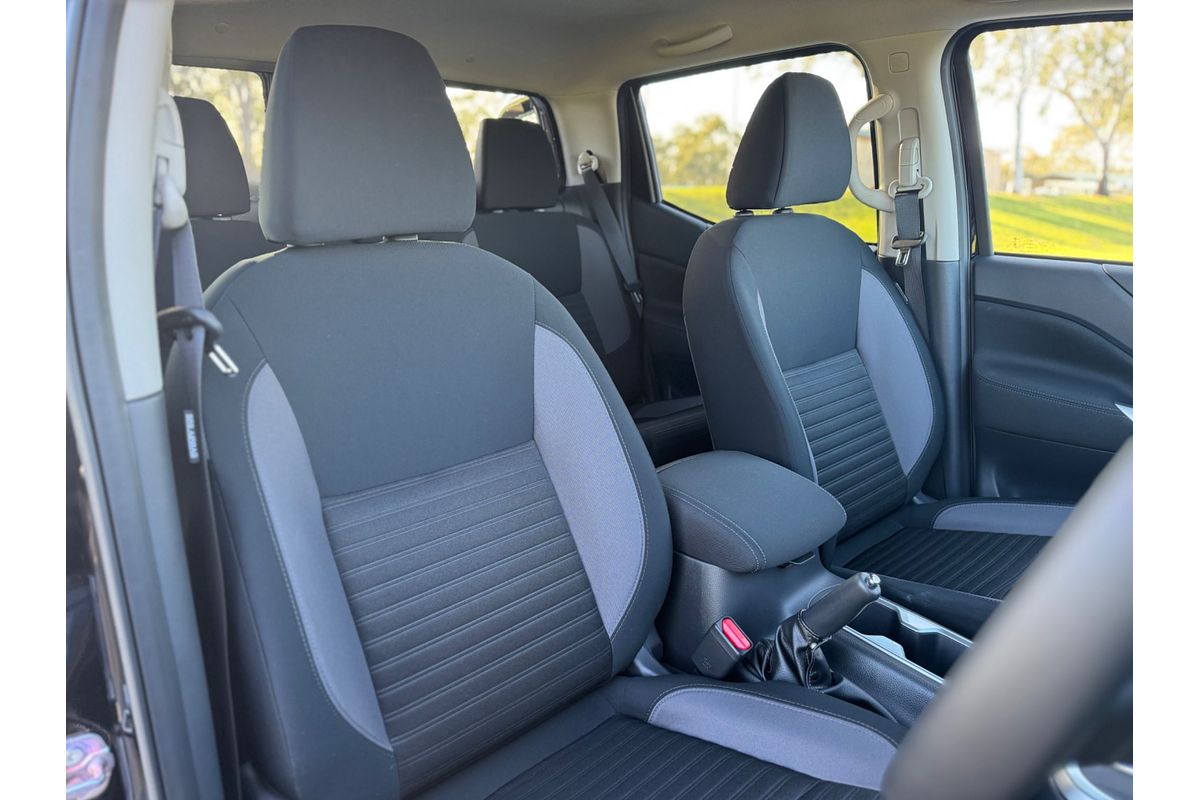2025 Nissan Navara ST D23 4X4