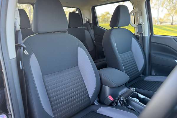 2025 Nissan Navara ST D23 4X4